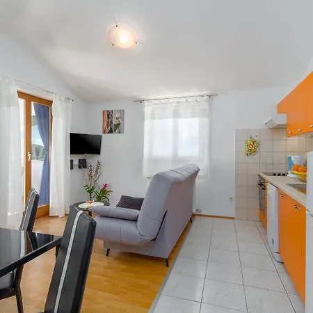 Malerisches Nur 400 Meter Zum Mit Wifi, Klima, Waschmaschine Appartamento Porec
